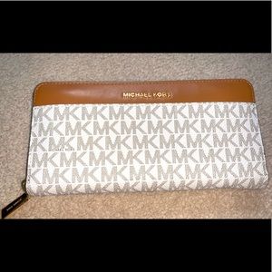 ❌20% OFF❌🔥NWOT🔥Michael Kors Wallet
